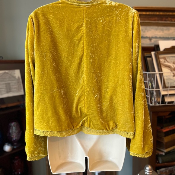 FREE PEOPLE GOLD VELVET OVERSIZED BED JACKET SIZE XS - Picture 9 of 16